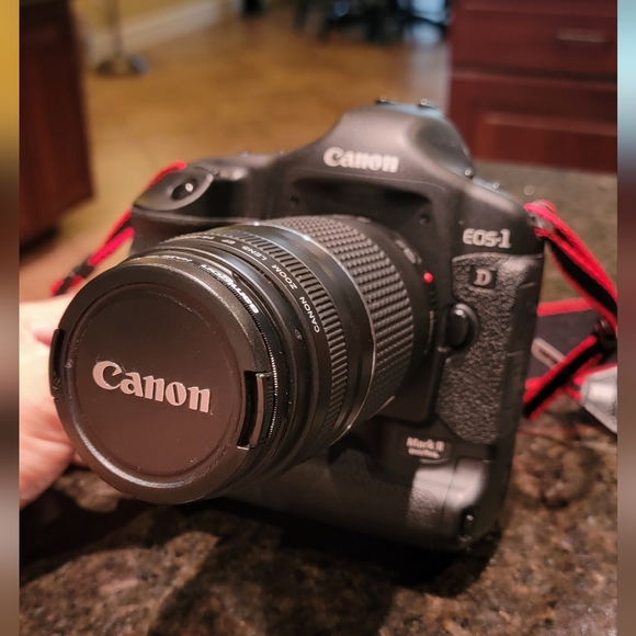 CANON EOS-1 Mark II Digital 75-300mm Lens & Receipt, Bag - Picture 4 of 13